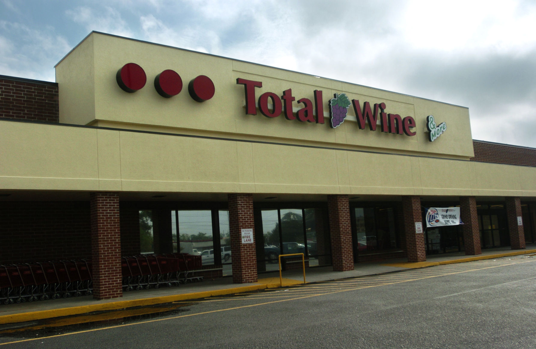 Some liquor store owners fear bill They foresee big-box store domination (copy)